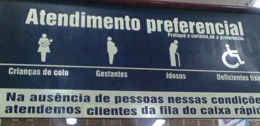 In Brazilië krijgen ouderen voorrang in de rij.